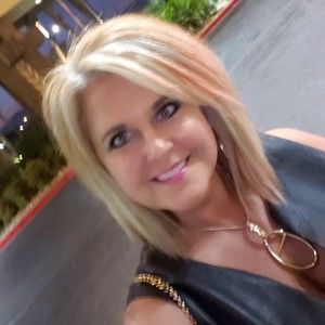 Meet your Posher, Lori